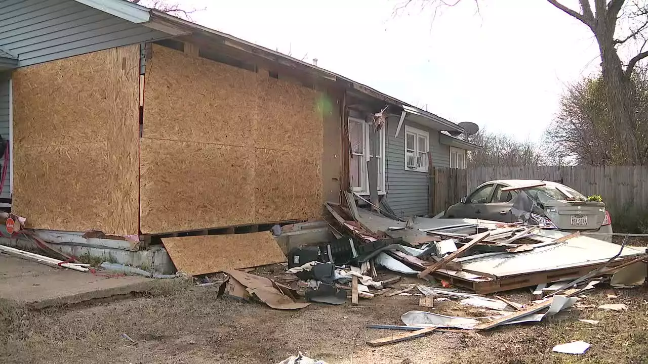 Truck drives through Fort Worth couple’s home