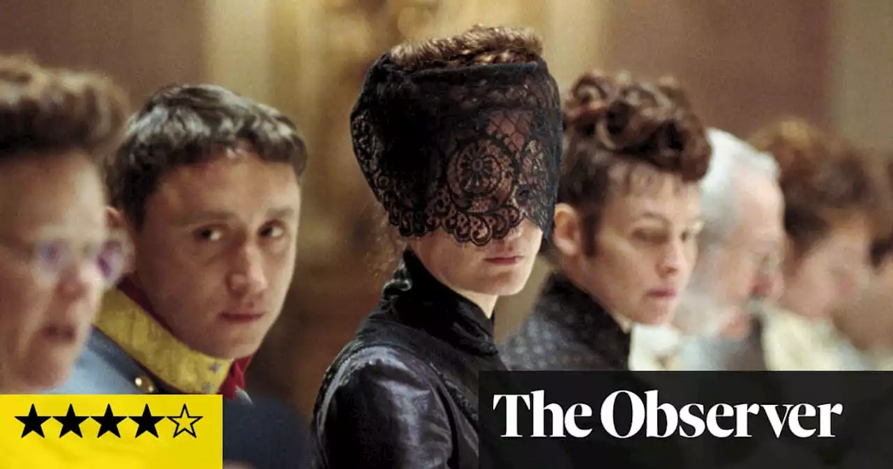 Corsage review – Vicky Krieps mesmerises as a rebellious 19th-century royal