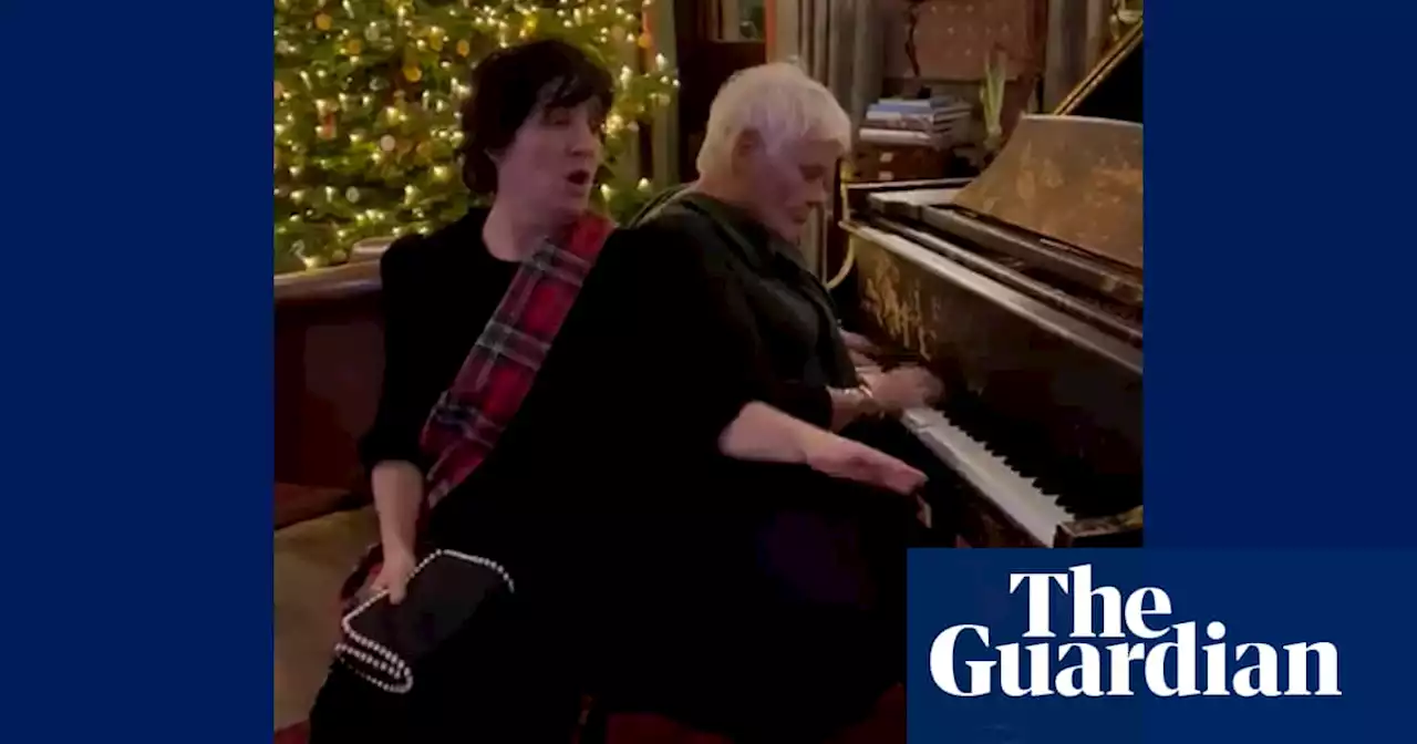 Dame Judi Dench and Sharleen Spiteri delight hotel guests with Abba’s Waterloo