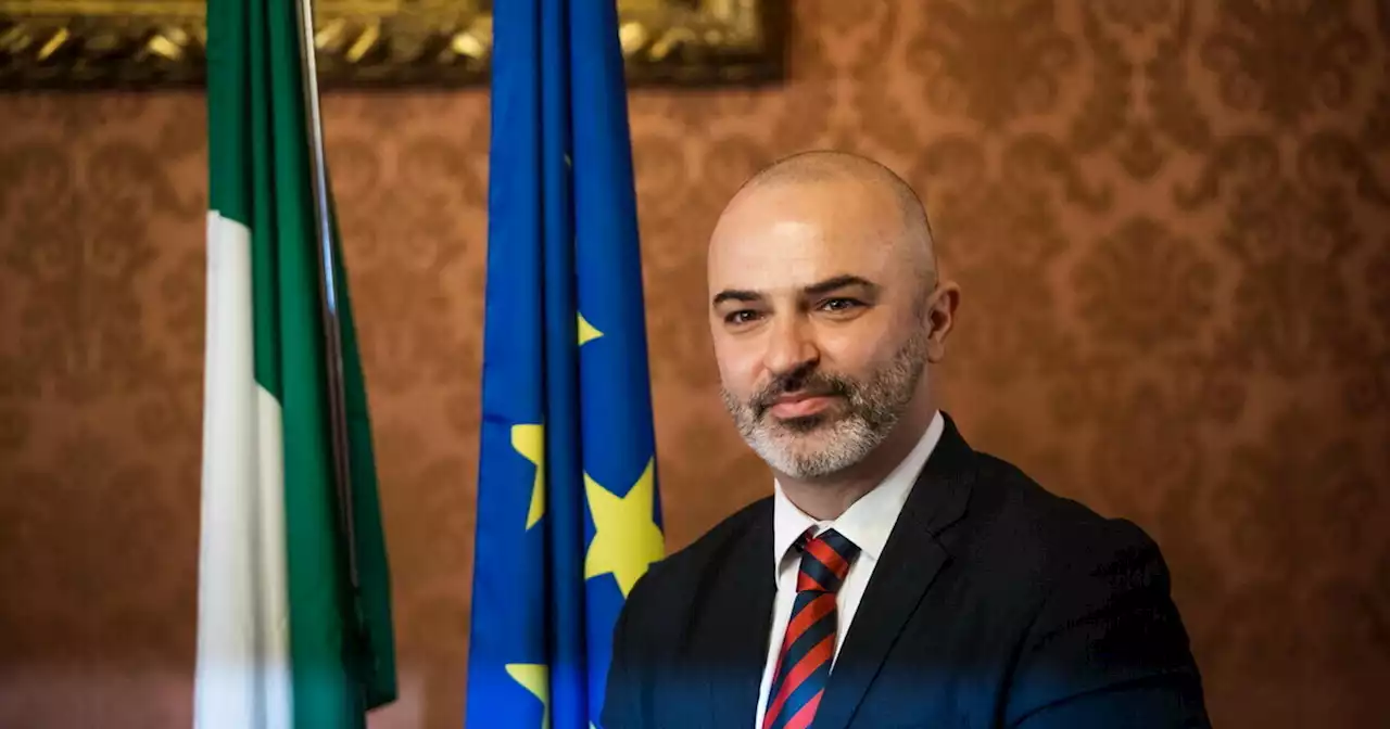 Ex grillini e bersaniani: ecco i curiosi del congresso Pd