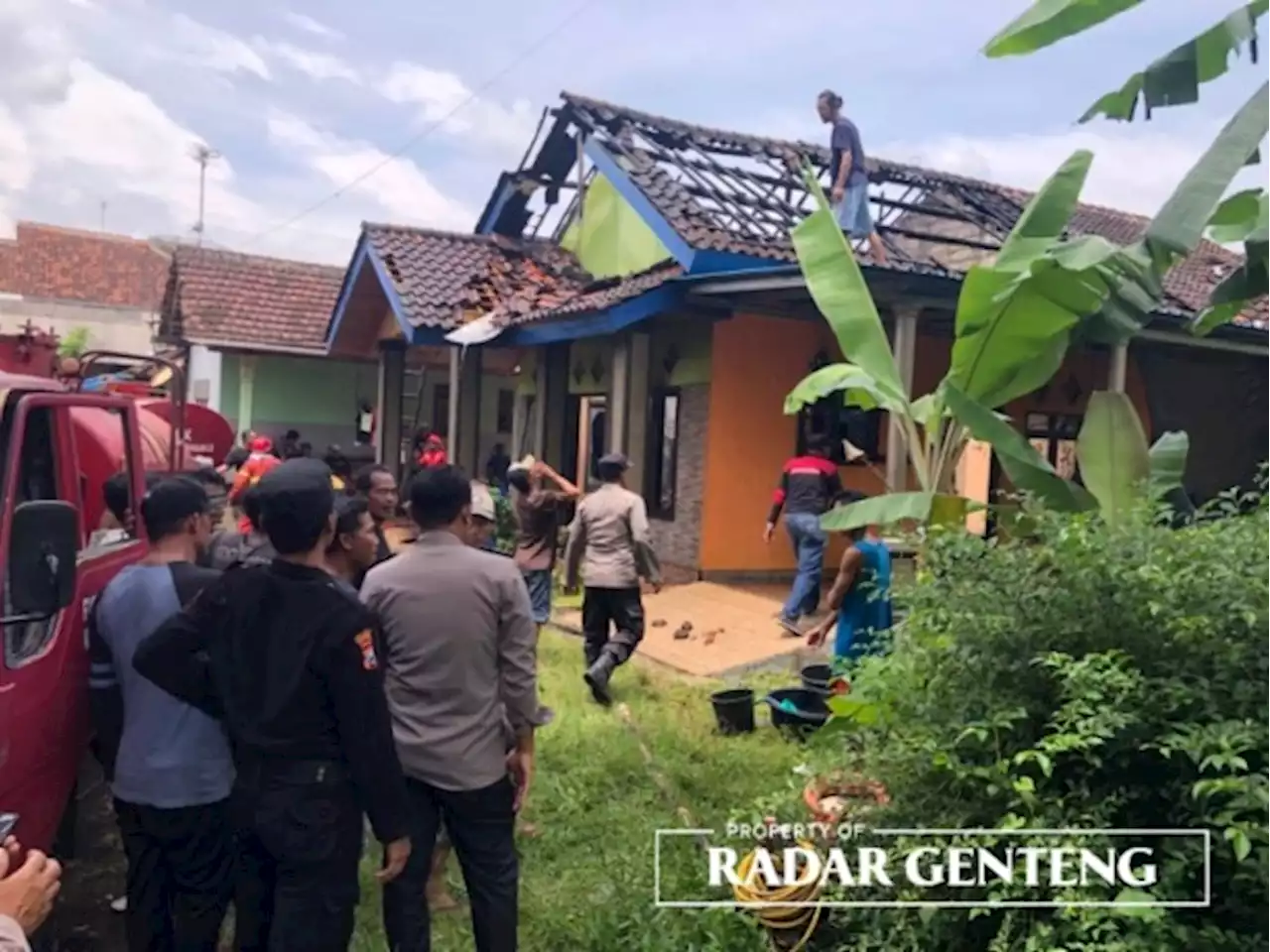 Ditinggal Mandi, Rumah Terbakar