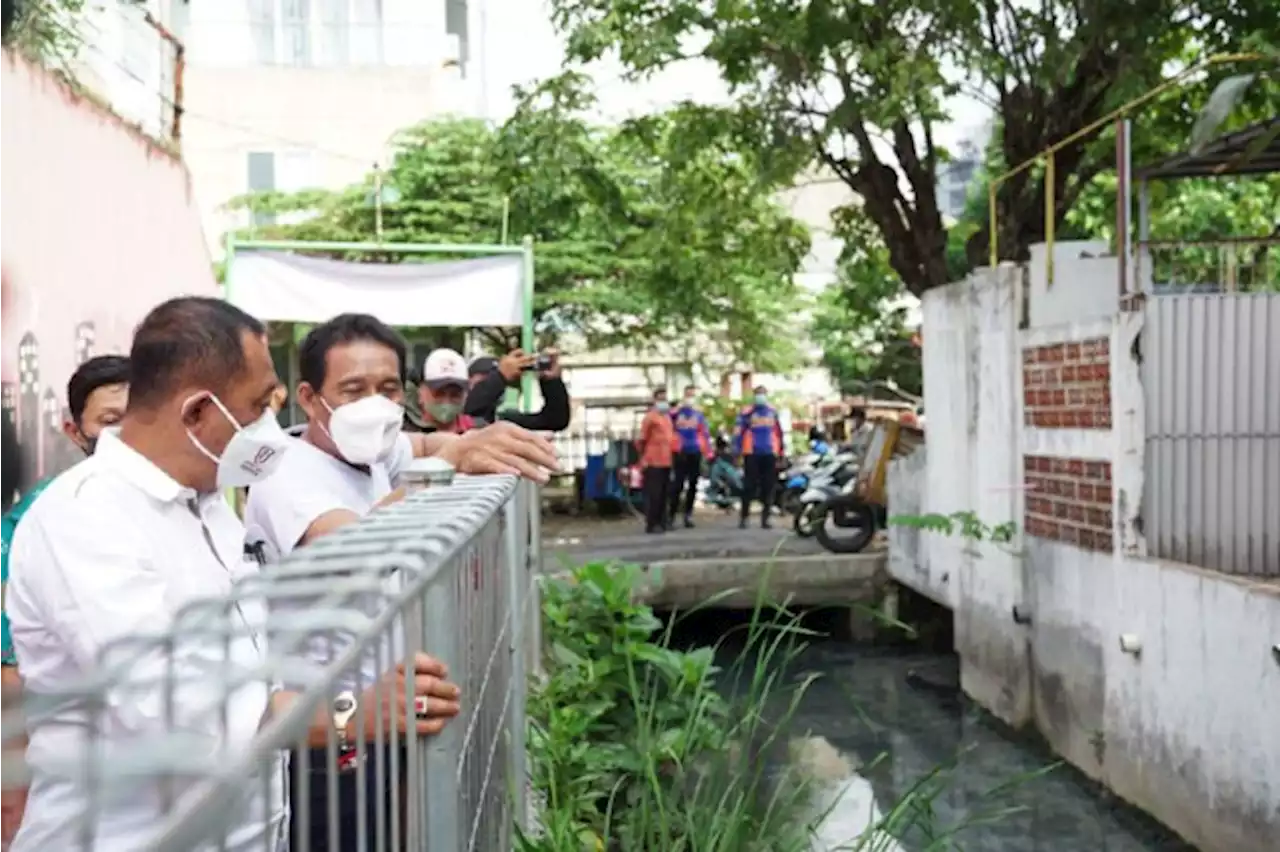 DPRD Minta Pemkot Surabaya Tertibkan Bangunan Persil di Jalur Hijau - JawaPos.com