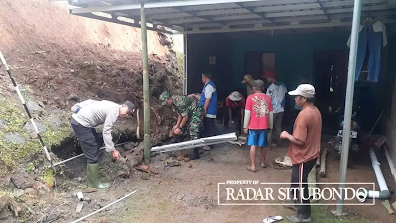 Tak Kuat Tahan Kandungan Air Dalam Tanah, Plengsengan di Sumbermalang Ambrol