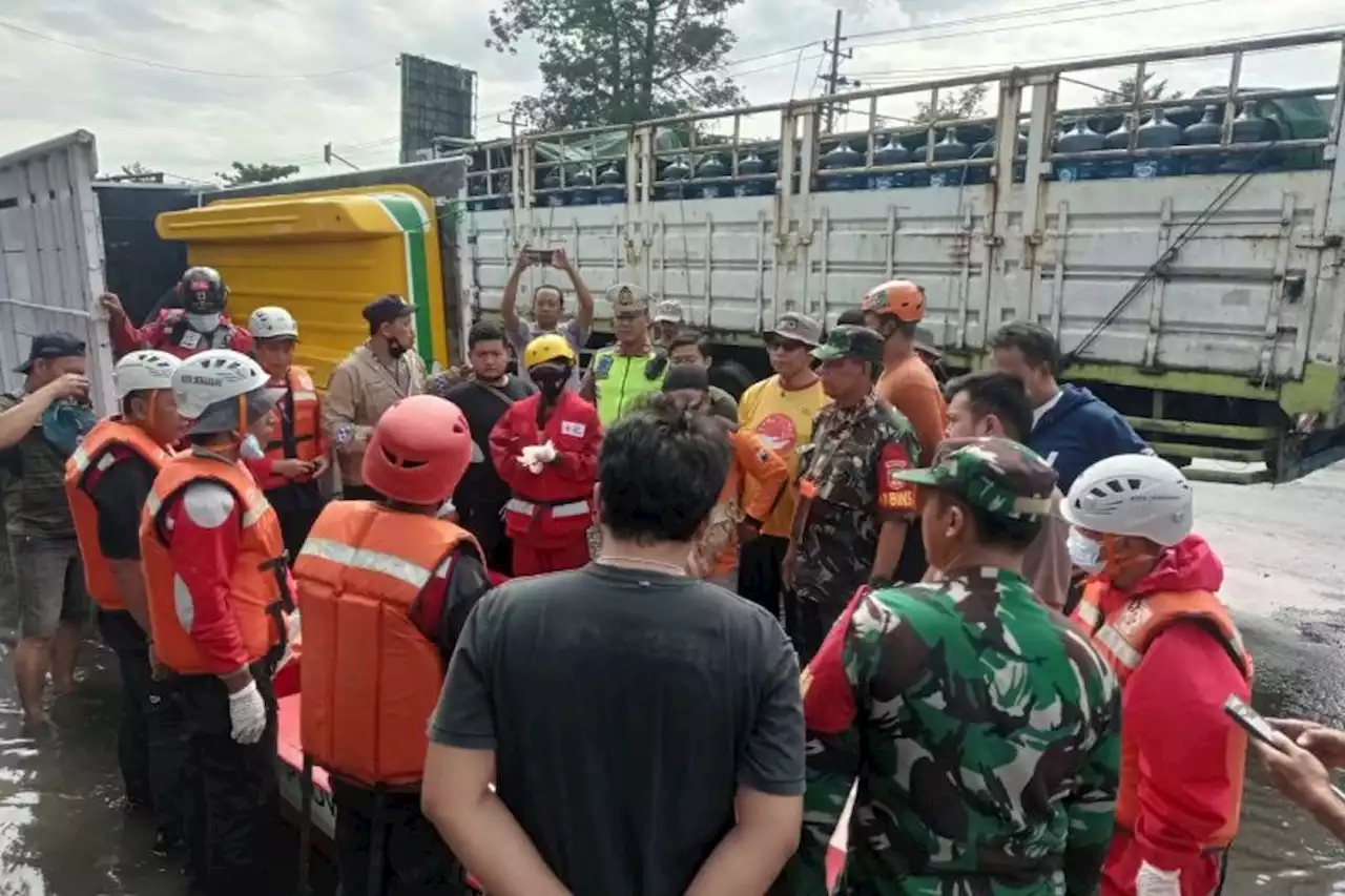 3 Orang Meninggal Tersetrum Saat Banjir di Semarang, 2 di Antaranya Mahasiswa