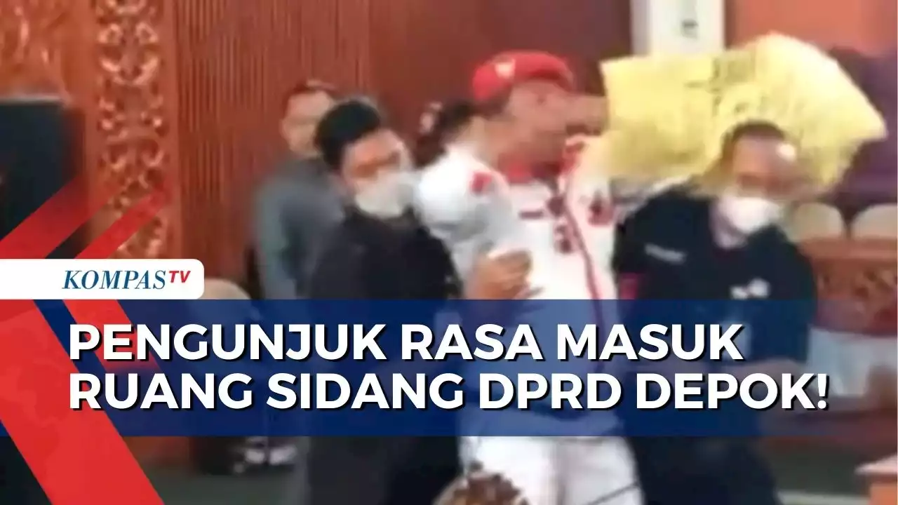 Kecewa Banyak Anggota Dewan Tak Hadir, Pengunjuk Rasa Masuk Ruang Sidang DPRD Kota Depok