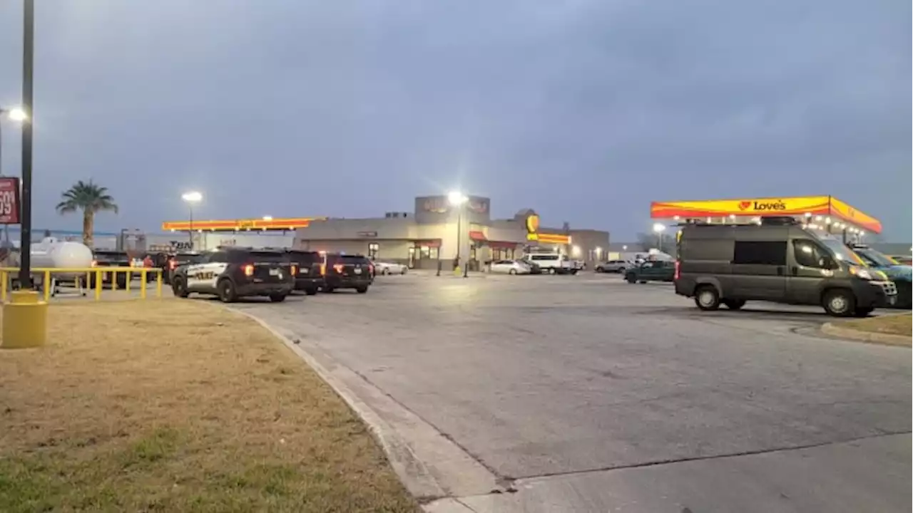 Man tracks stolen AirPods to Southwest Side truck stop; SAPD arrests 4, recovers stolen property