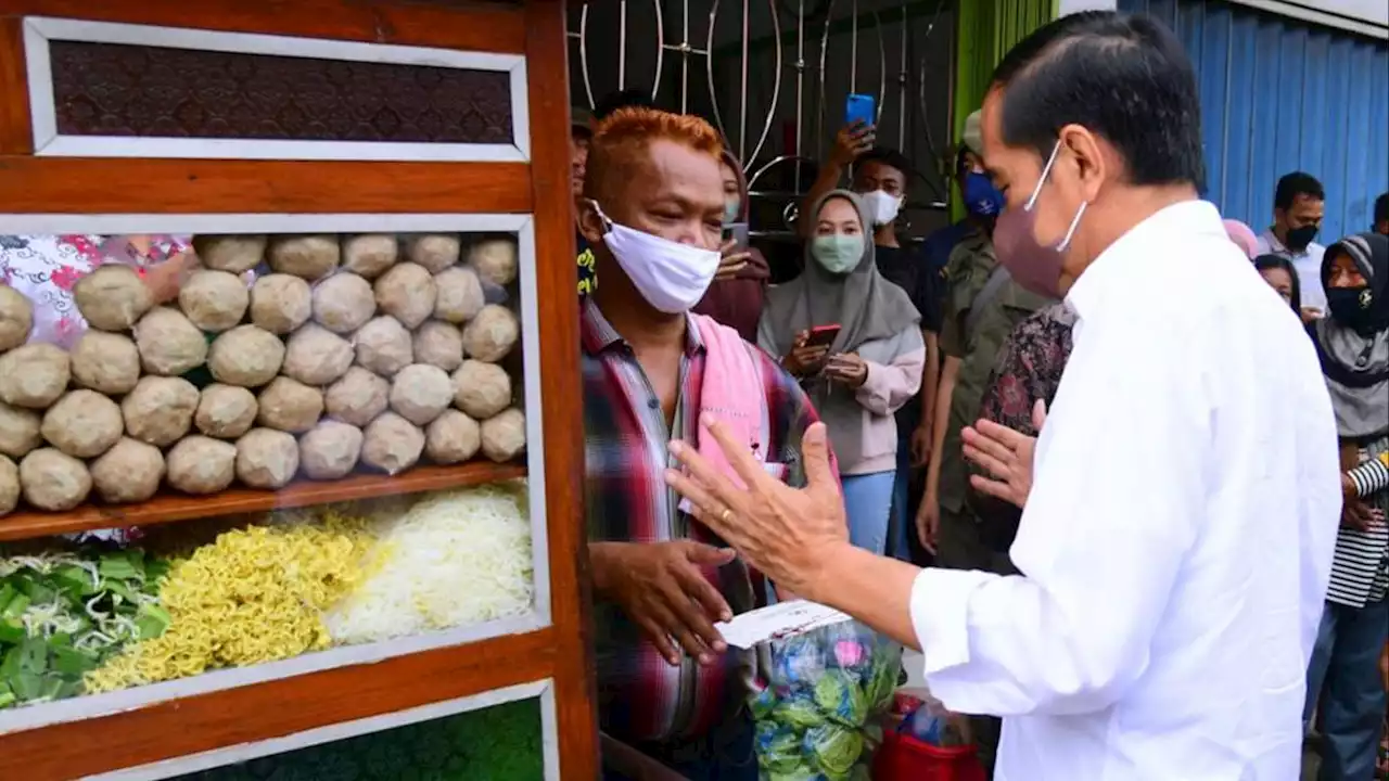 Tinjau Pasar Tanah Abang, Jokowi Harap Omzet Pedagang Lebih Baik Usai PPKM Dicabut