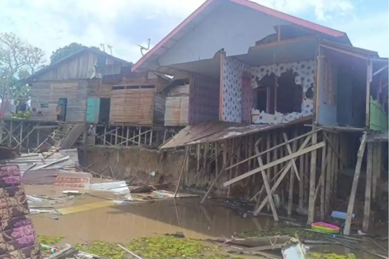 Abrasi Sungai Kahayan, 4 Rumah Warga Palangka Raya Ambruk