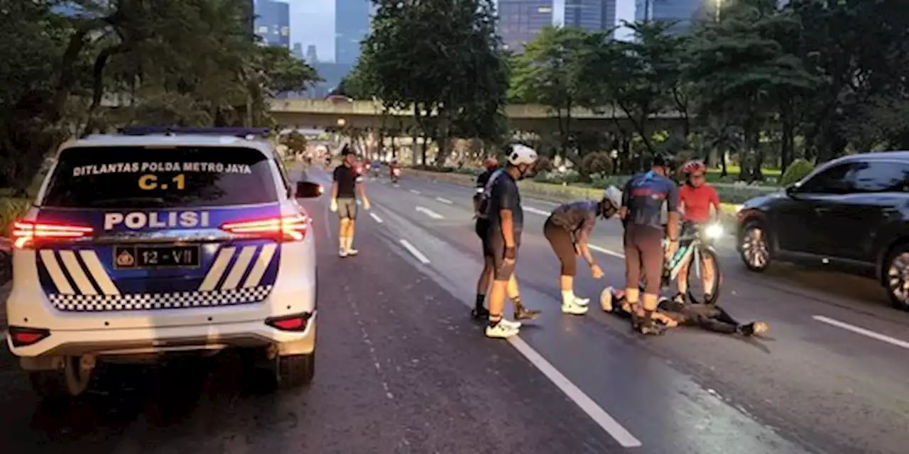 Pesepeda Kecelakaan di Flyover Semanggi | merdeka.com