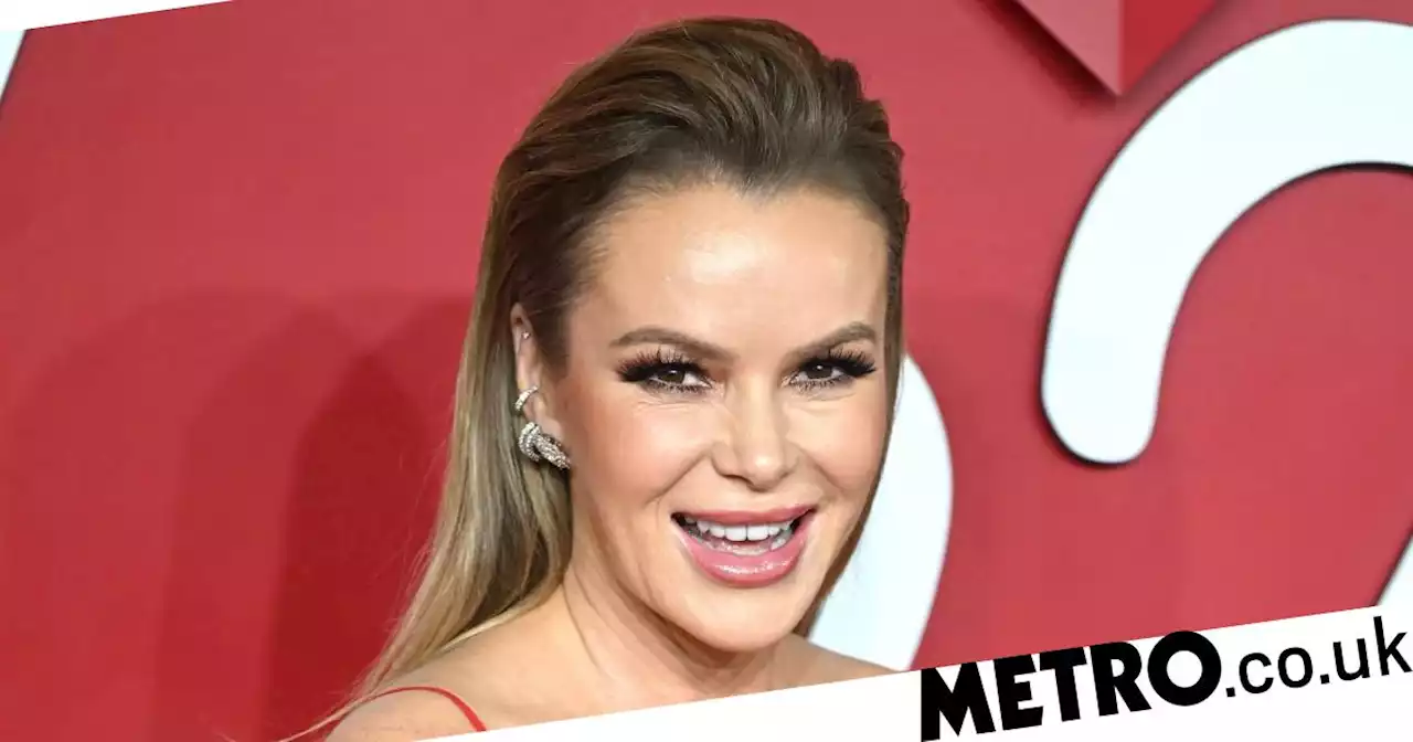 Bikini-clad Amanda Holden is all 'what winter?'