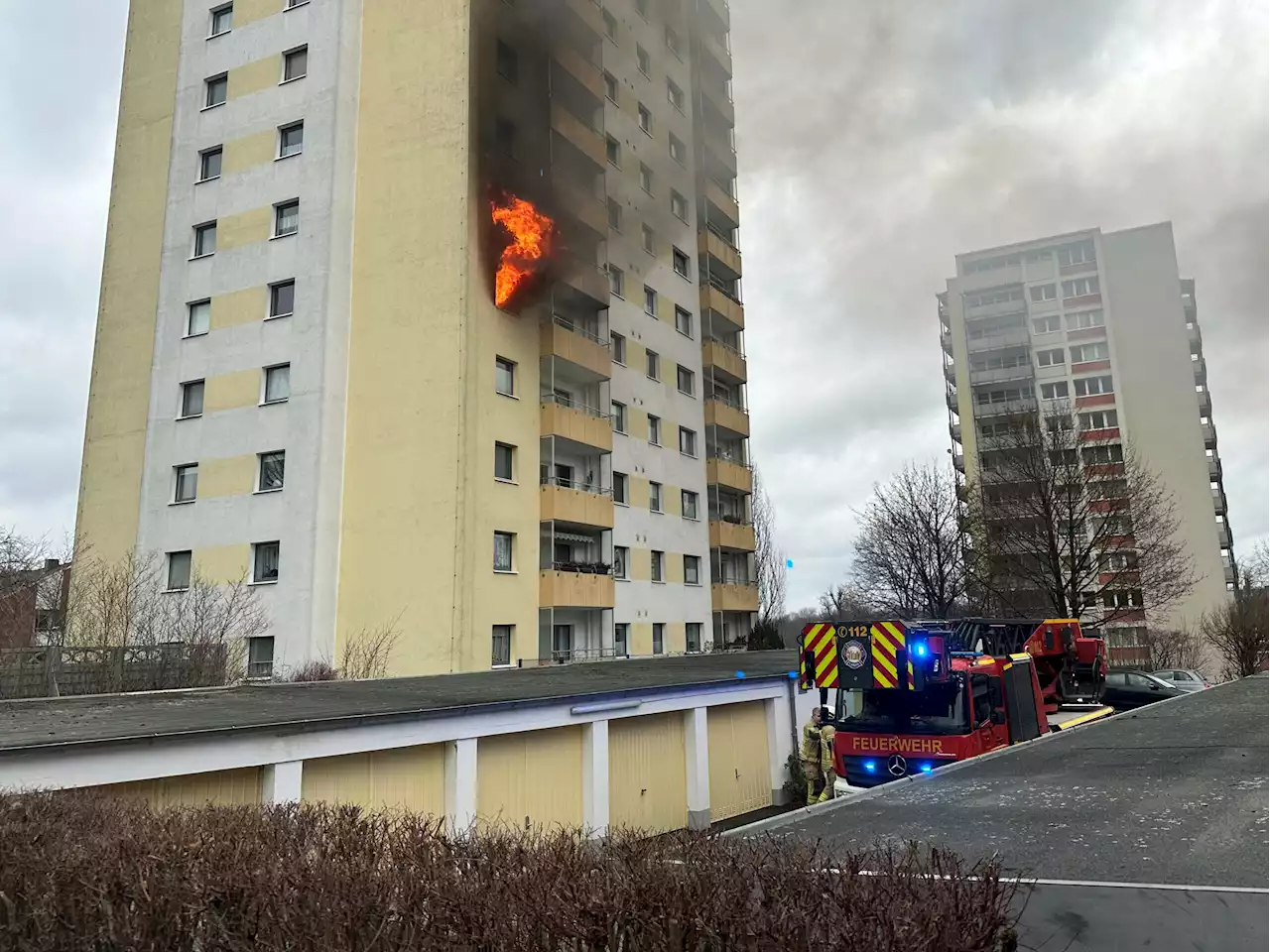 Wohnung brennt lichterloh: 56-Jähriger in Lebensgefahr