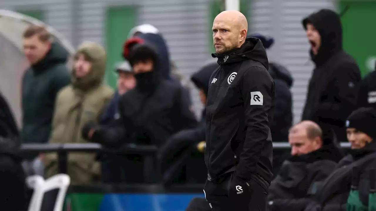 Groningen promoveert assistent tot hoofdcoach na mislukte zoektocht tijdens WK