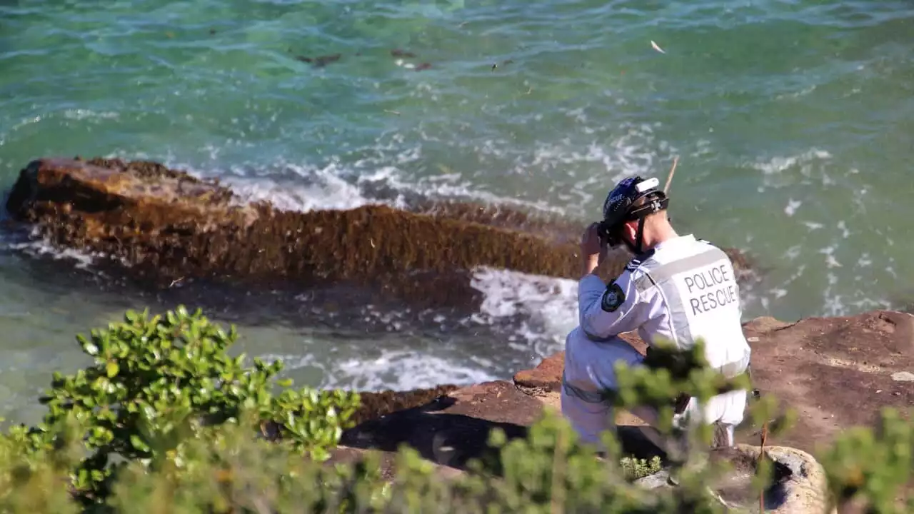 'Really, really tragic': Off-duty NSW police officer drowns after rescuing teen caught in riptide