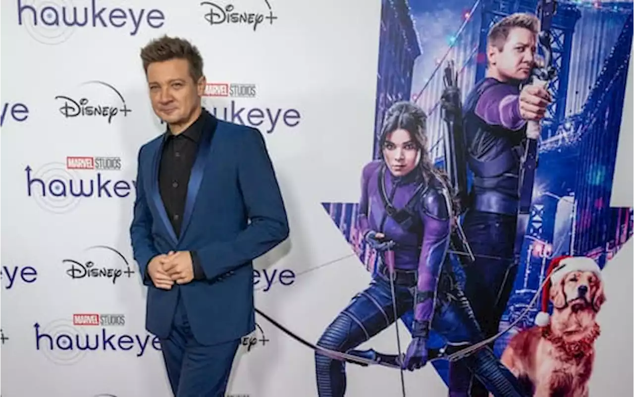 Usa, l'attore Jeremy Renner in gravi condizioni: travolto dalla neve