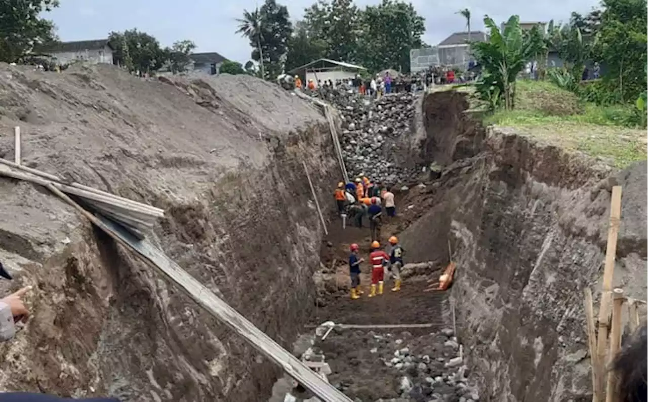 4 Pekerja Proyek di Sleman Tertimbun Tanah Galian, 1 Meninggal & 1 Belum Ketemu