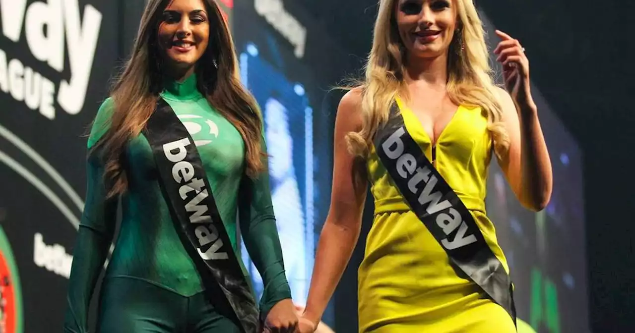 Darts-WM 2023: Walk-on-Girl empört - 'das ist eine echte Schande'