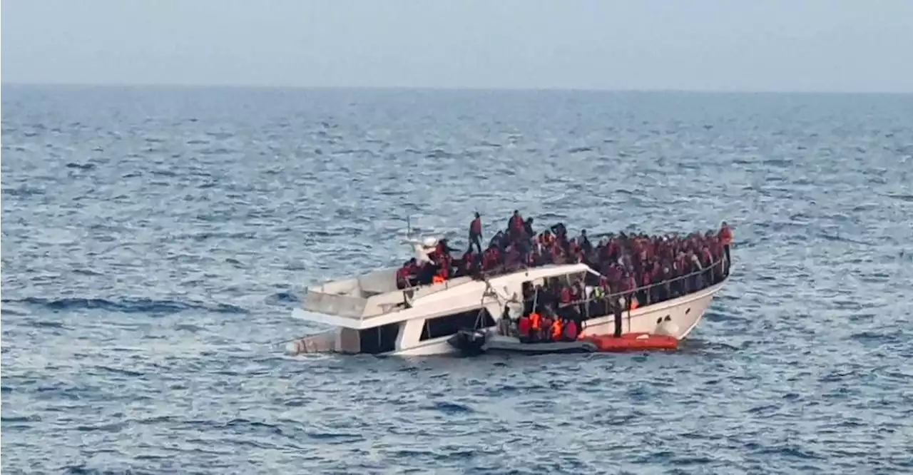 MSF secourt 85 migrants en Méditerranée: en 2022, plus de 100.000 migrants sont arrivés en Italie par bateau