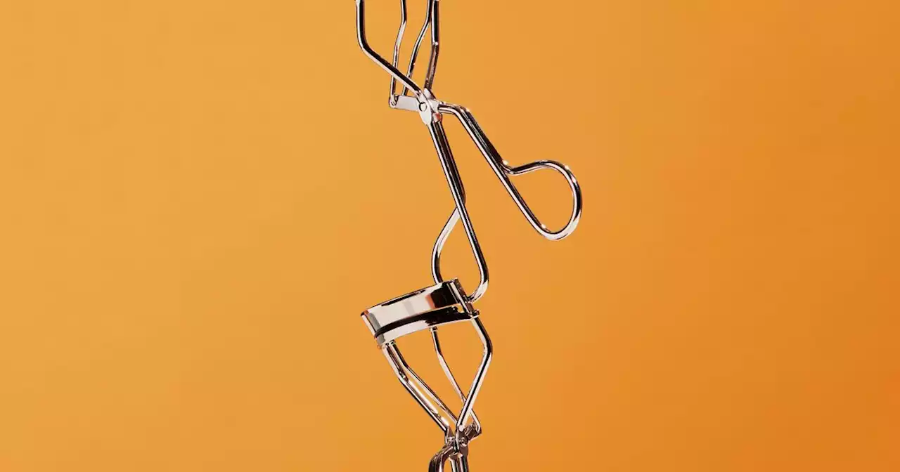 15 Best Eyelash Curlers for Swoopy, Lifted Lashes