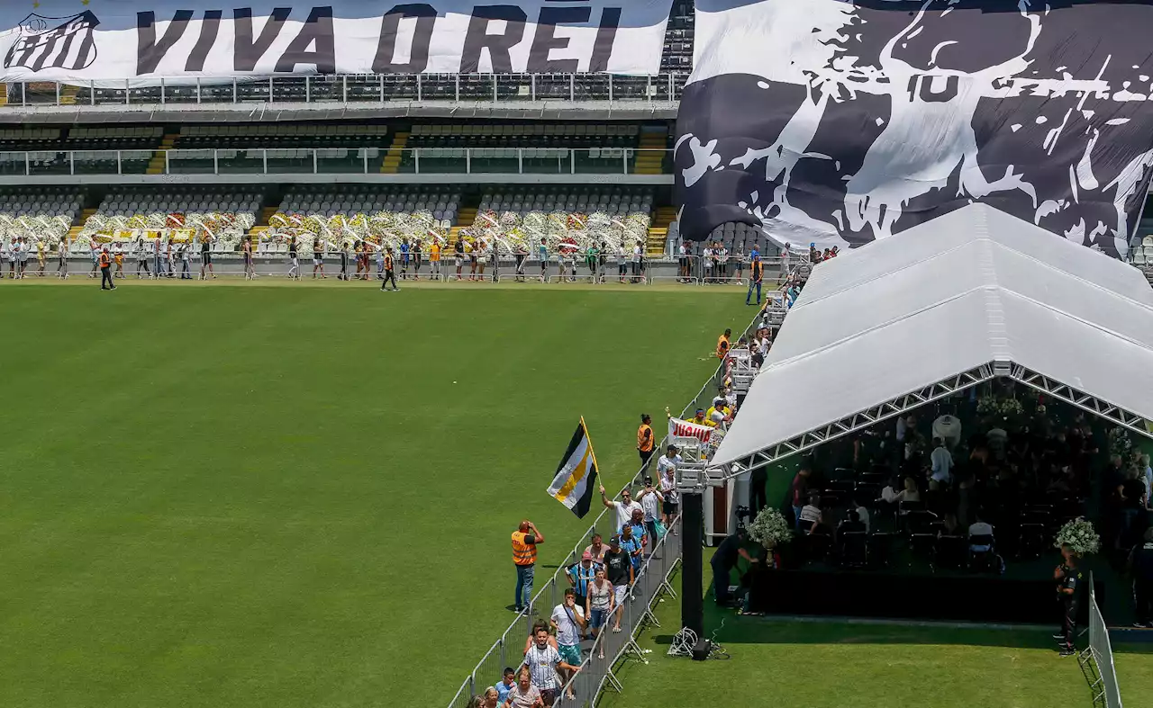 Infantino pedirá que al menos un estadio lleve el nombre de Pelé en cada país