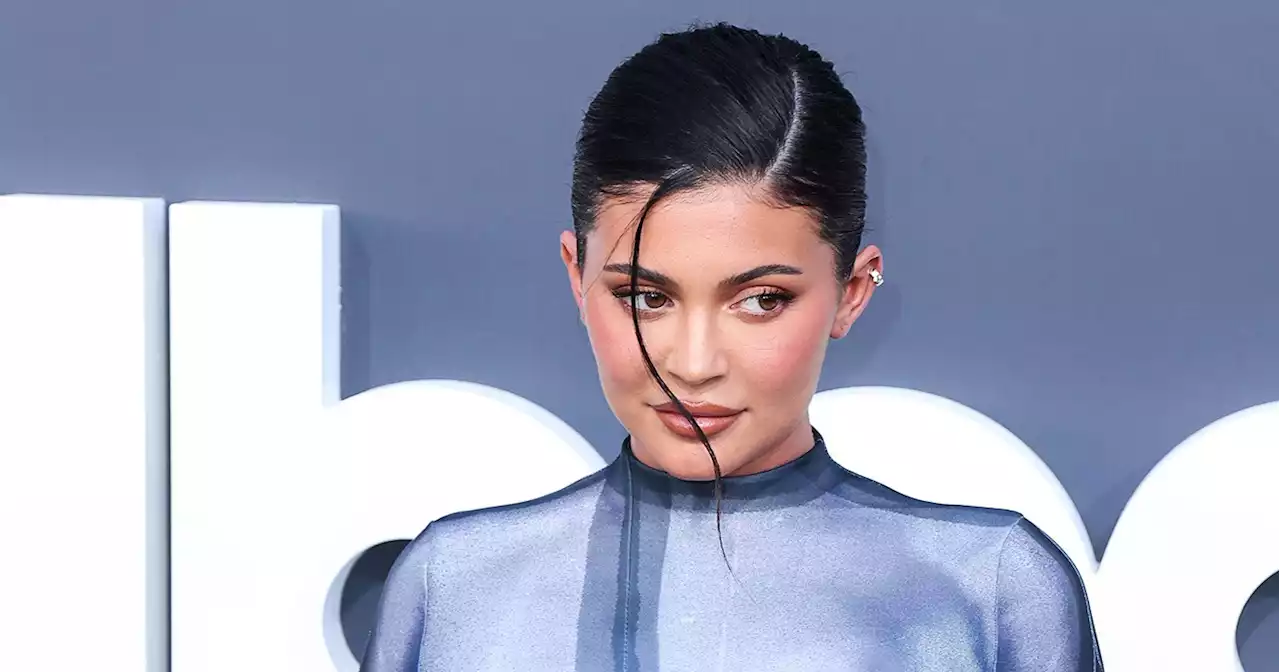 Kylie Jenner Shows Off 'Beautiful' Snowy New Year's Day With Daughter Stormi