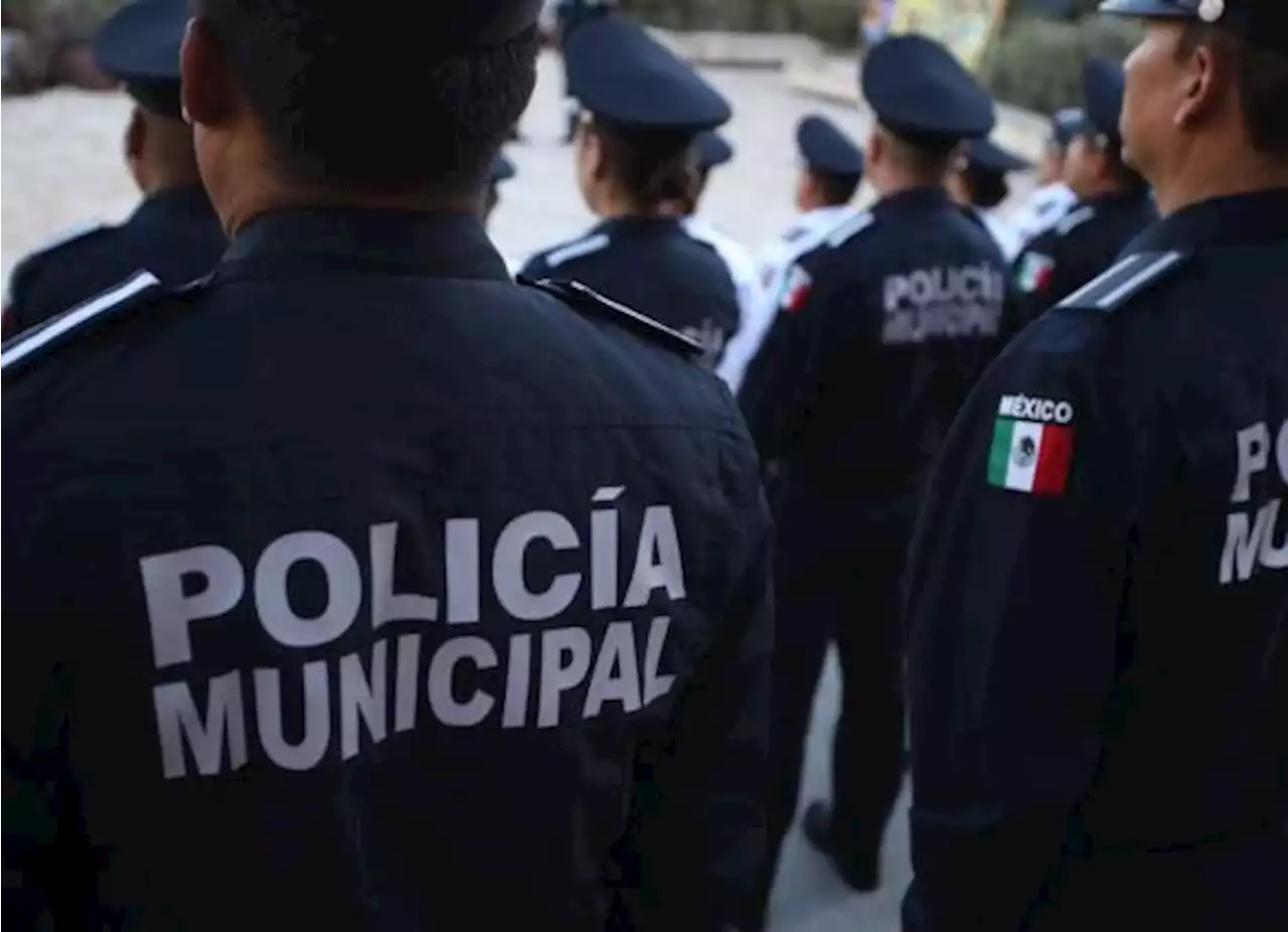 Entregan chalecos blindados, radios y uniformes a policías de Ramos Arizpe