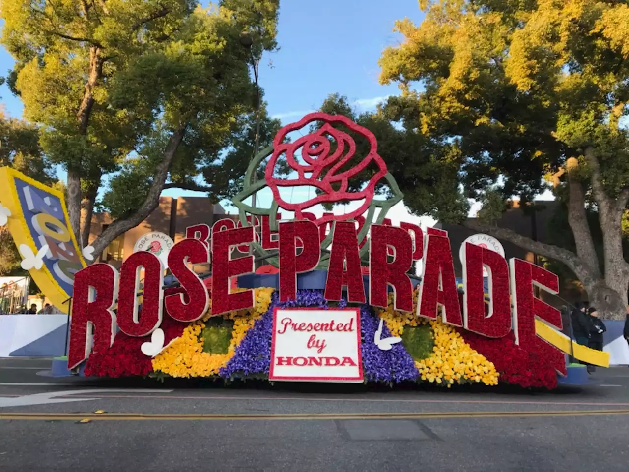 How to Watch the 2023 Rose Parade and Rose Bowl Online