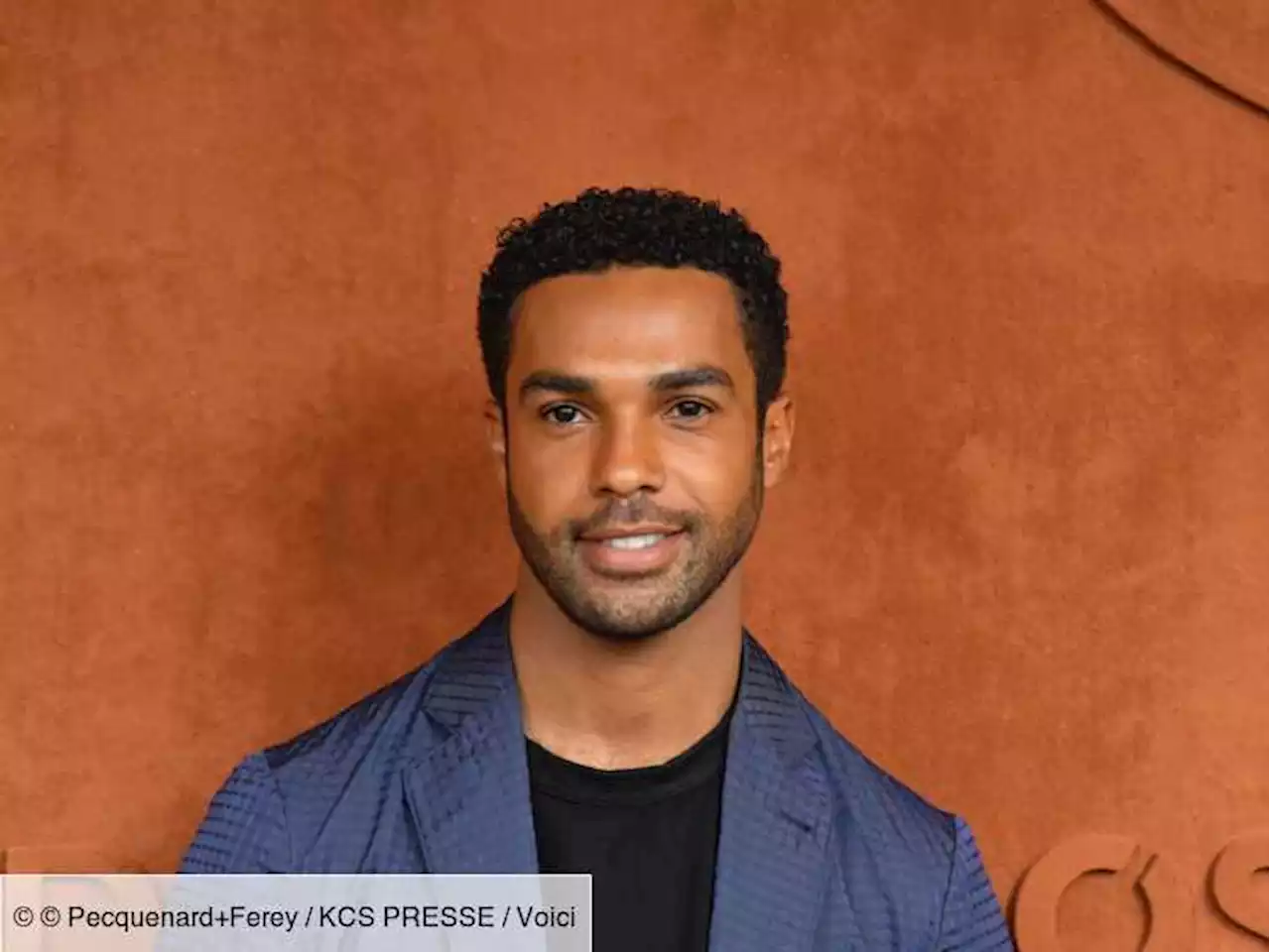 Emily in Paris : Lucien Laviscount (Alfie) envisagé pour reprendre le rôle de James Bond - Voici