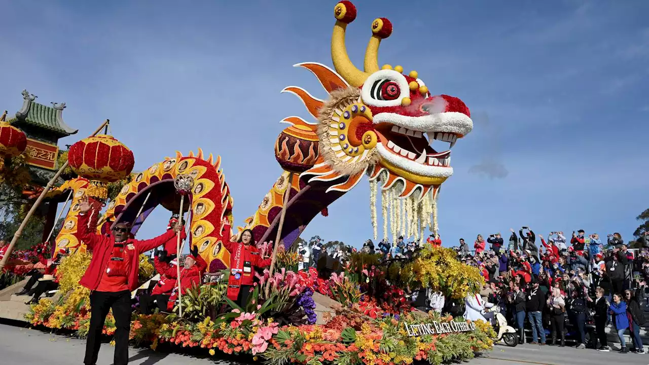 Rose Parade avoids California rain as it welcomes New Year