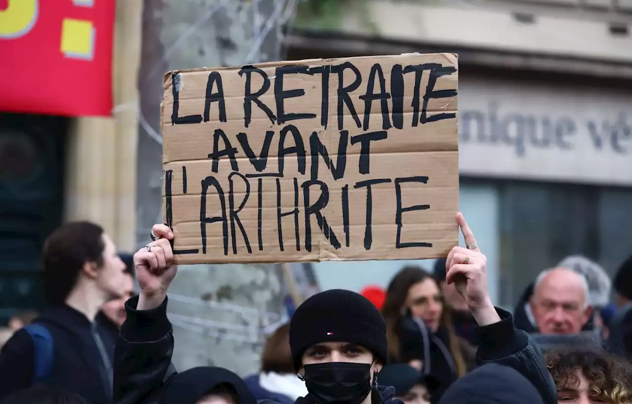 En images : Les slogans dans les manifestations contre la réforme des retraites en France