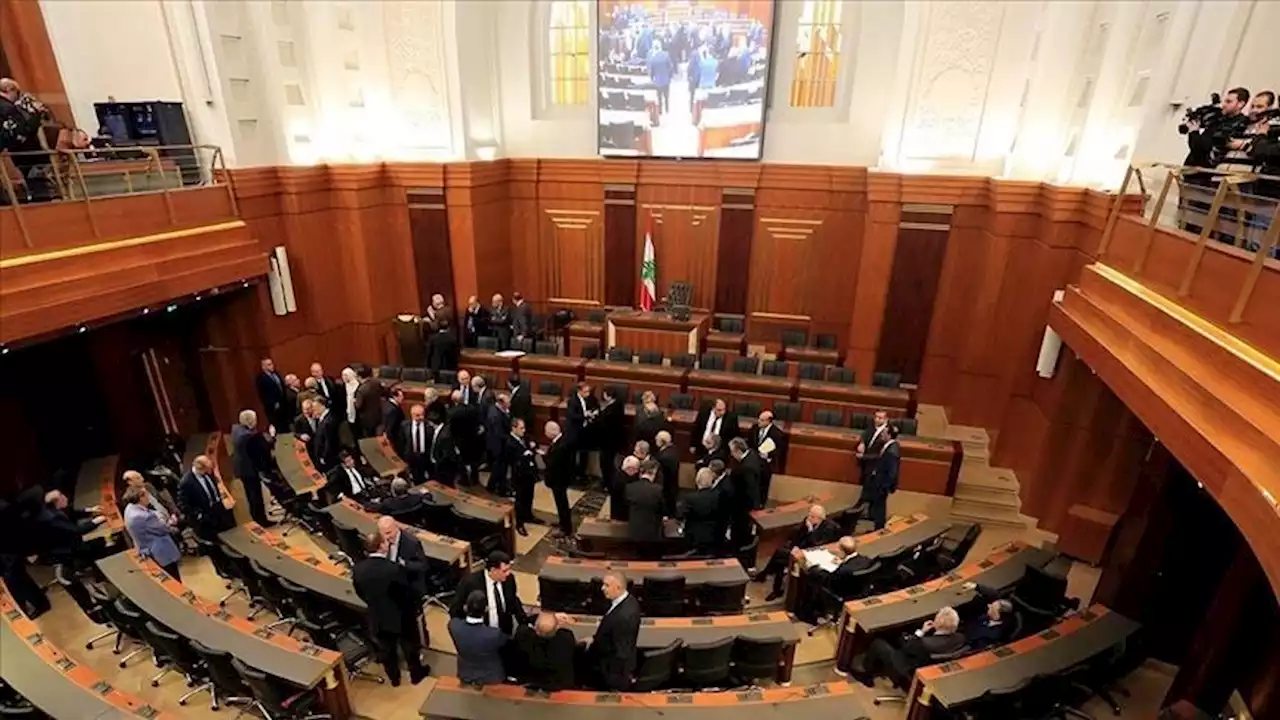 لليوم الثاني.. نواب يعتصمون داخل البرلمان لحين انتخاب رئيس لبناني