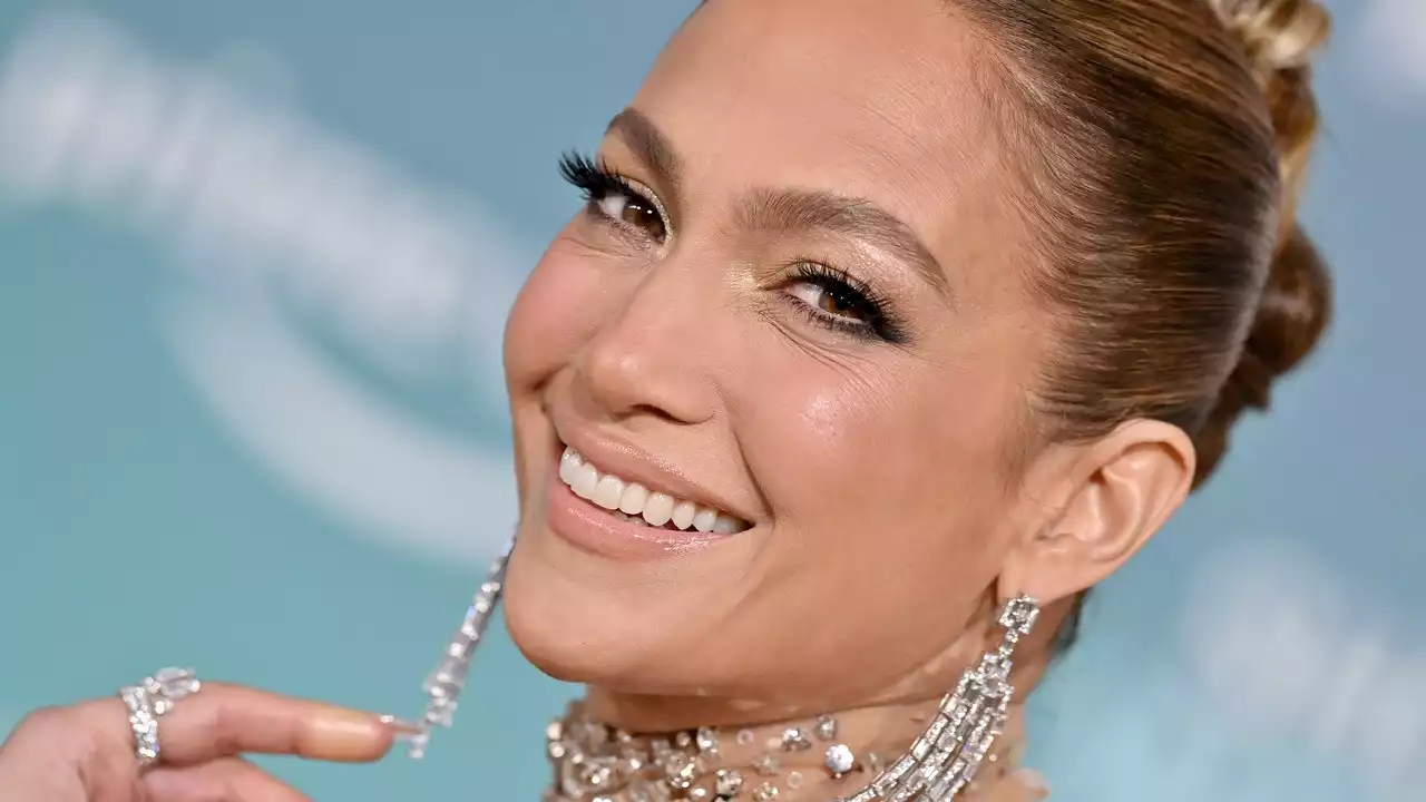 Jennifer Lopez Did TikTok's 'Lip Gloss Manicure' Trend and Nailed It