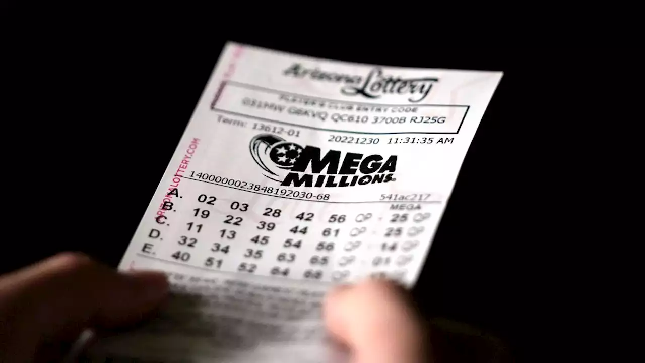 Arizona lottery halts sales, prize redemptions following system crash