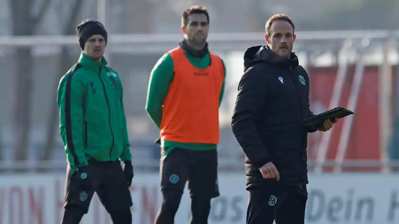 Hannover 96: Assistent Lars Barlemann macht Tablet-Training – damit die Standards klappen!