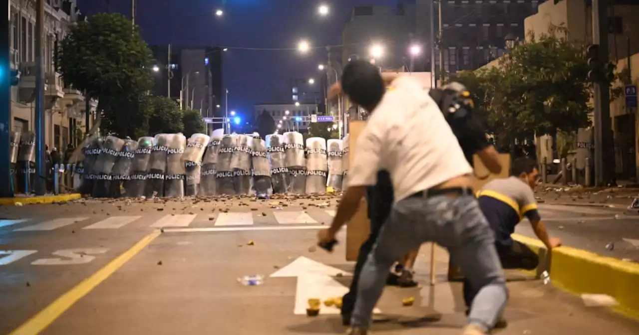 Video | Protestas en Perú: reportan gran incendio en el centro de Lima