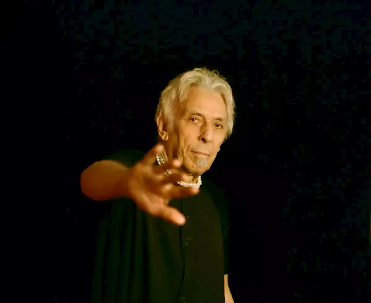 Prolific composer John Cale kicks off 2023 with a double album - Chicago Reader