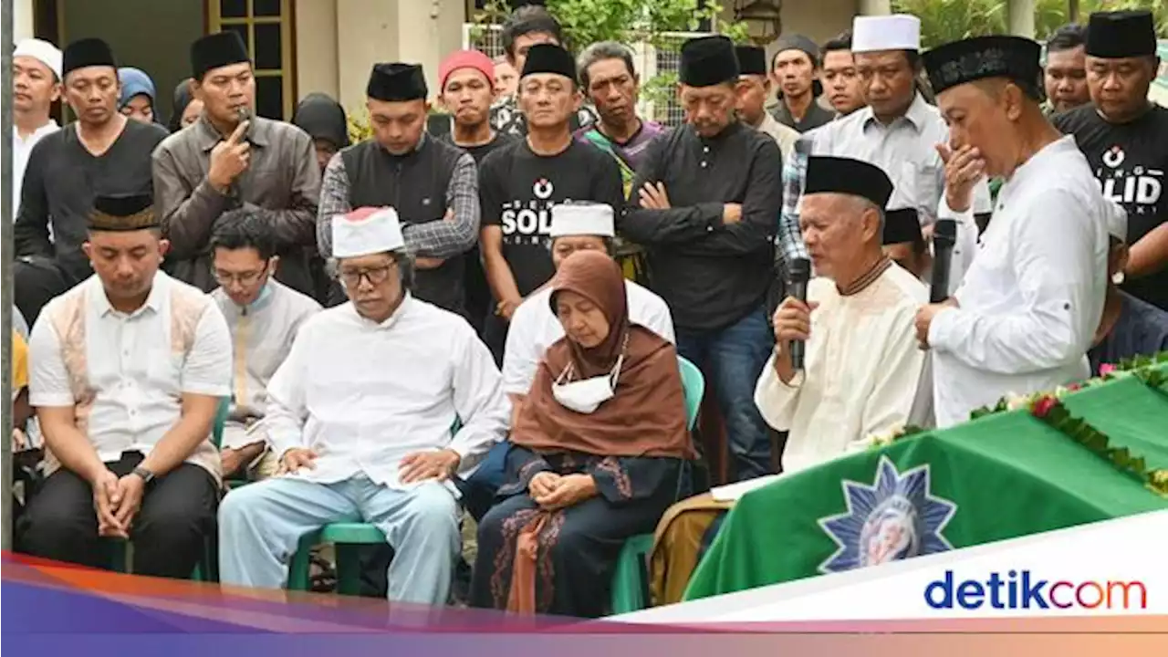 Kakak Kandung Cak Nun Meninggal Dunia