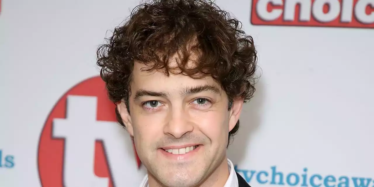 Former Holby City star Lee Mead unveils new look after hair transplant