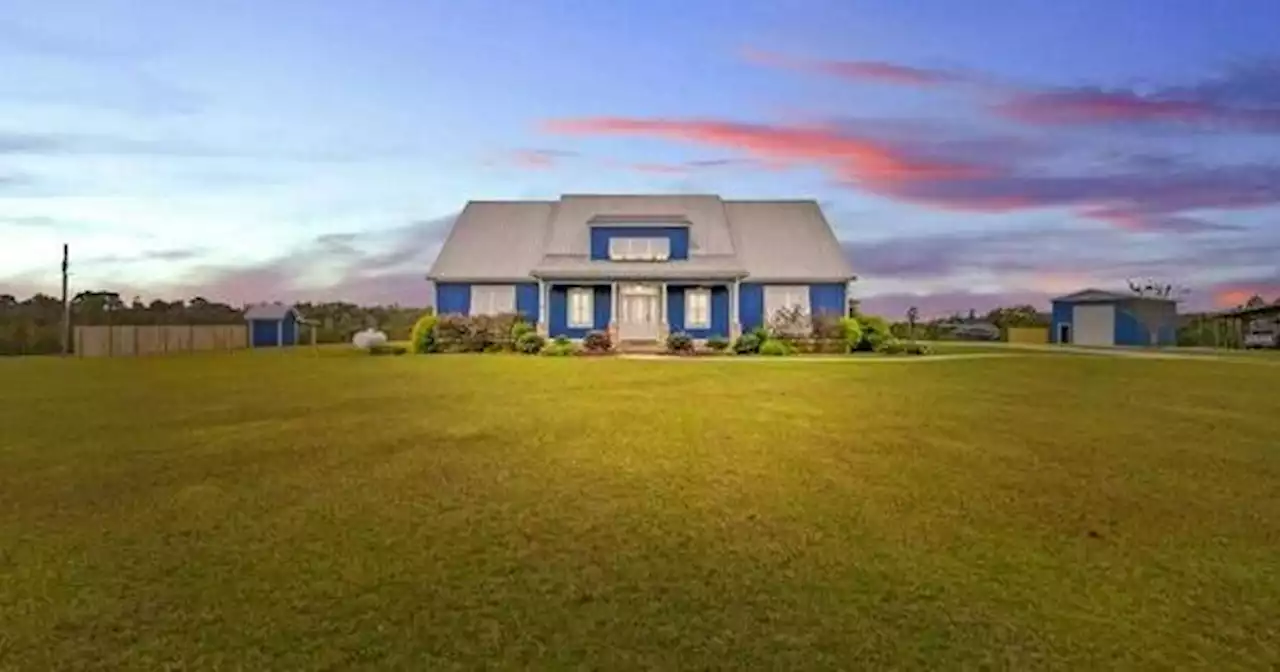 Expensive homes on the market in Dothan