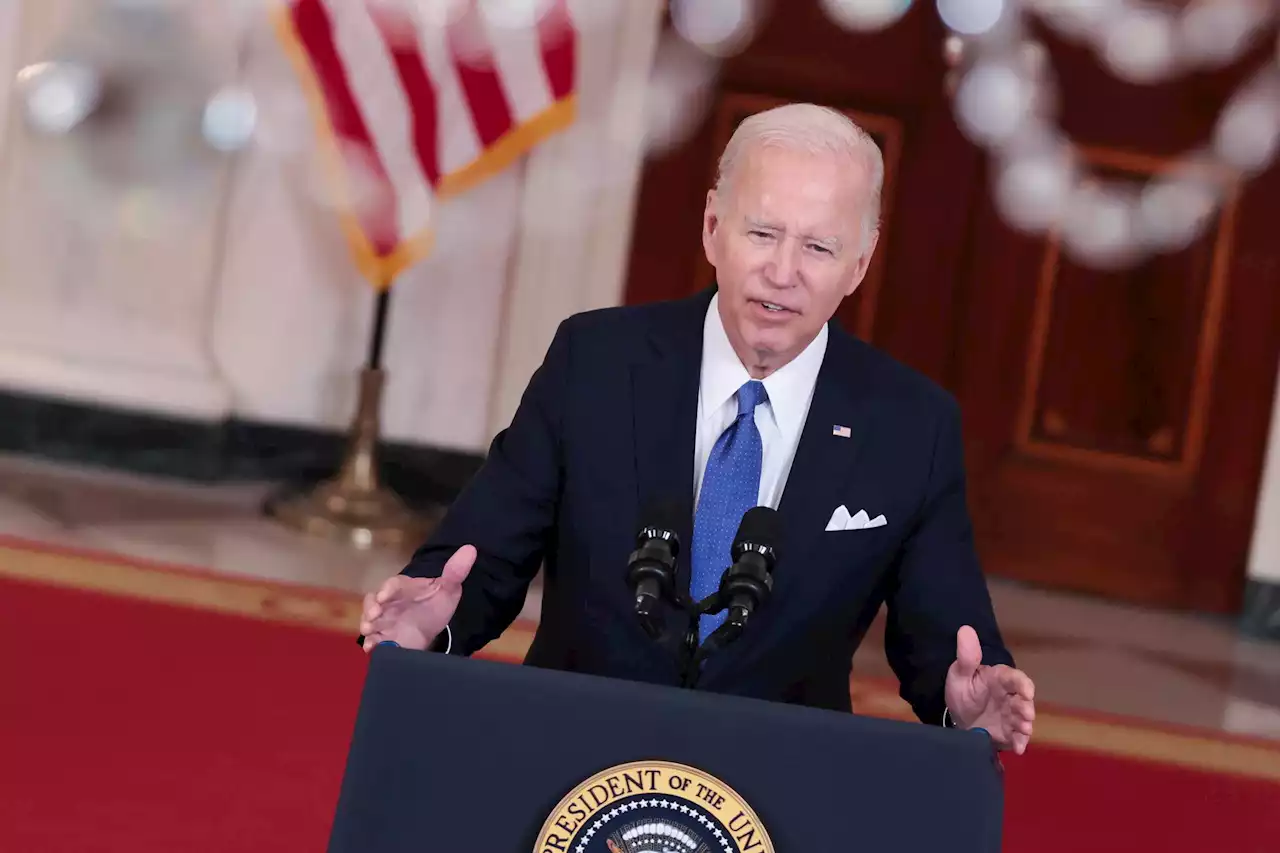 Biden promete seguir luchando para restaurar el aborto en EE.UU.