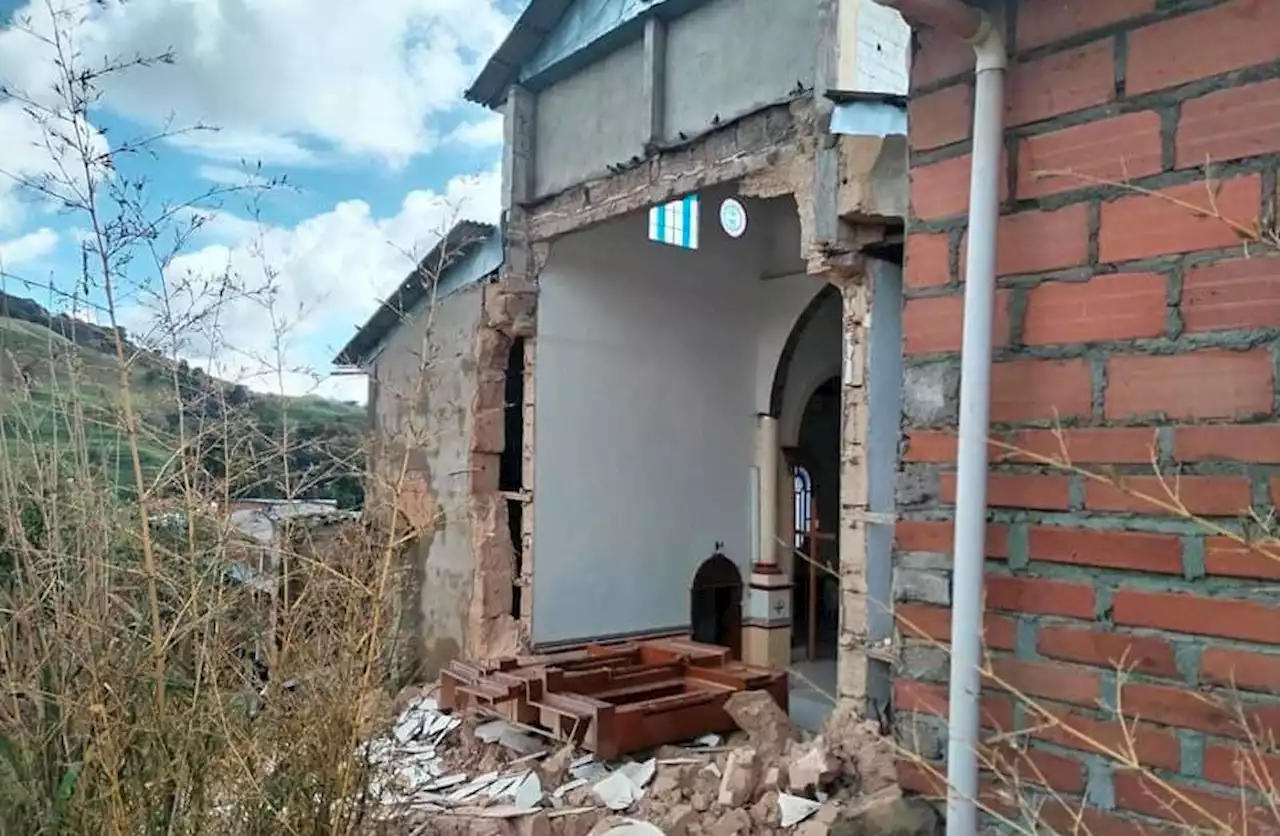 Parte de un templo en Santa Rosa de Osos se cayó por las lluvias