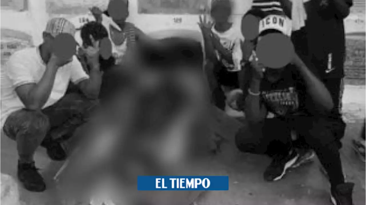 Esto les espera a los jóvenes que profanaron tumba y jugaron fútbol con restos