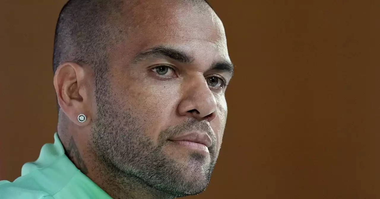 Dani Alves arrestato dai Mossos d'Esquadra a Barcellona: è indagato per violenza sessuale in un locale della città catalana - Il Fatto Quotidiano