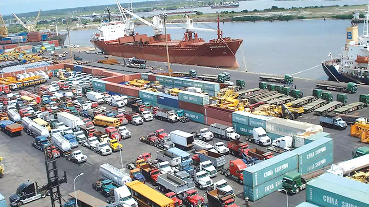 Freight agents demand compensation from operator over poor services