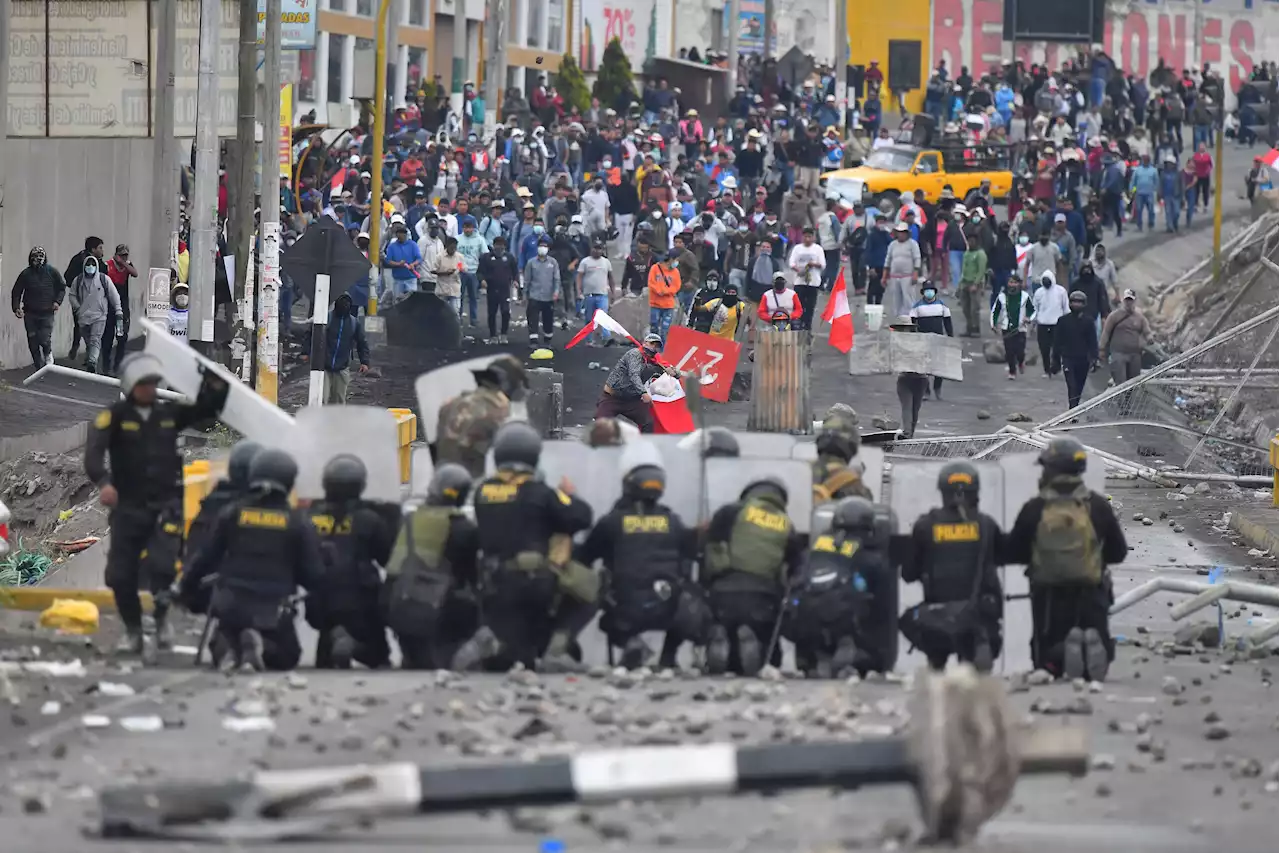 Se recrudecen los enfrentamientos en Perú frente a un Gobierno enrocado