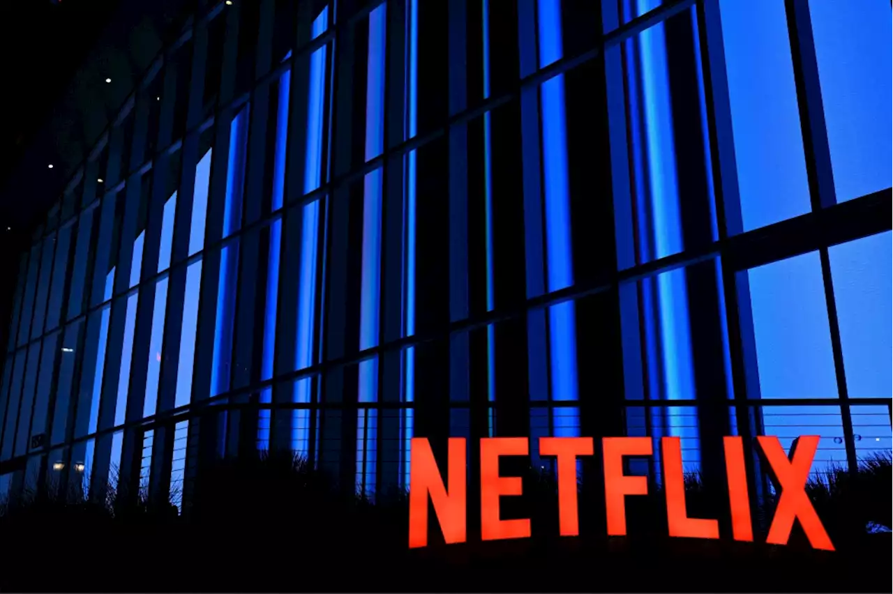 Netflix soars to 230 million subscribers, co-founder steps down