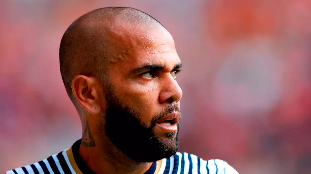 La jueza envía a prisión al futbolista Dani Alves por agresión sexual | Minuto30