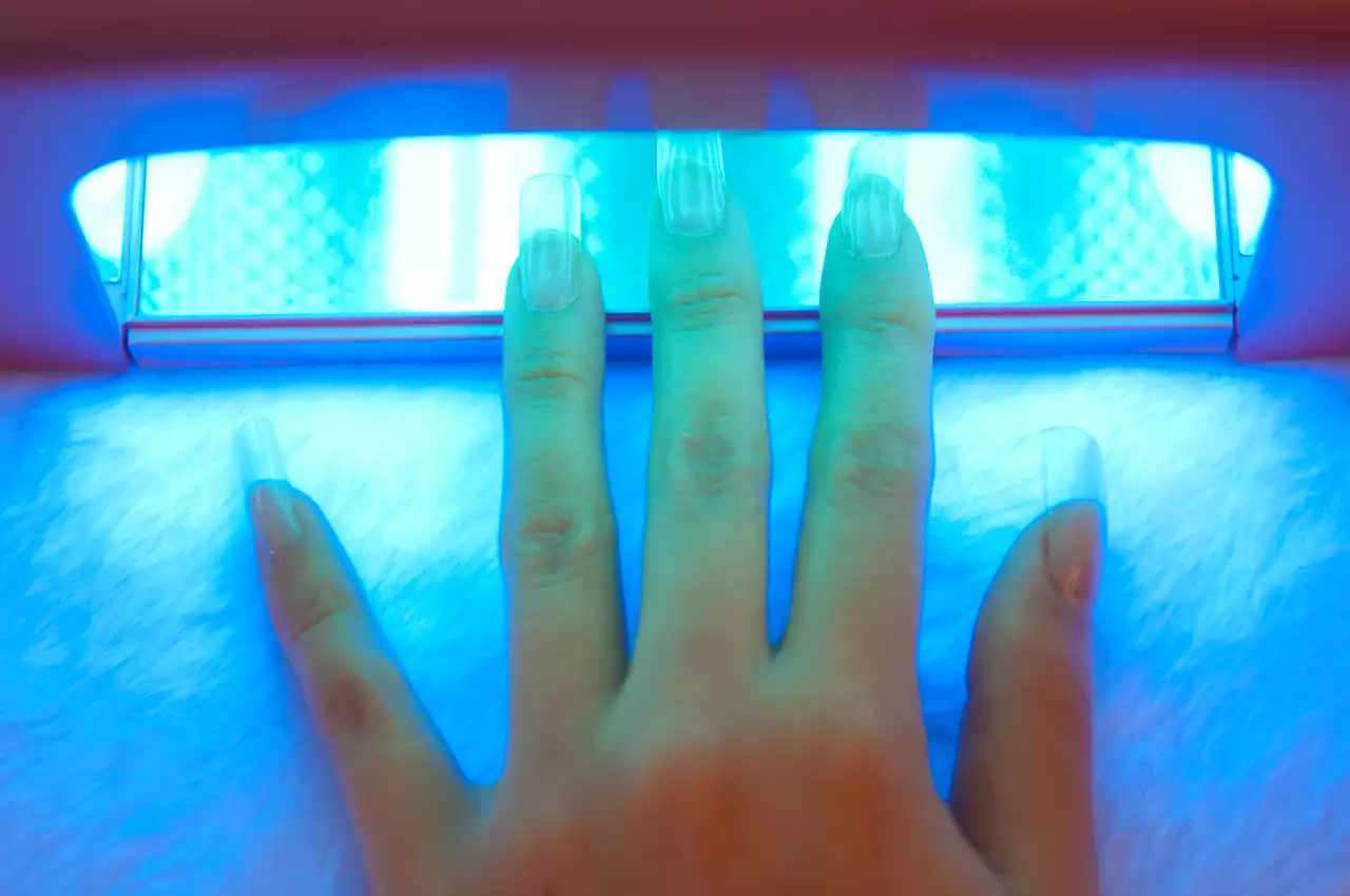 UV Lights Used to Dry Gel Manicures May Cause Cancers and Damage DNA, New Research Shows