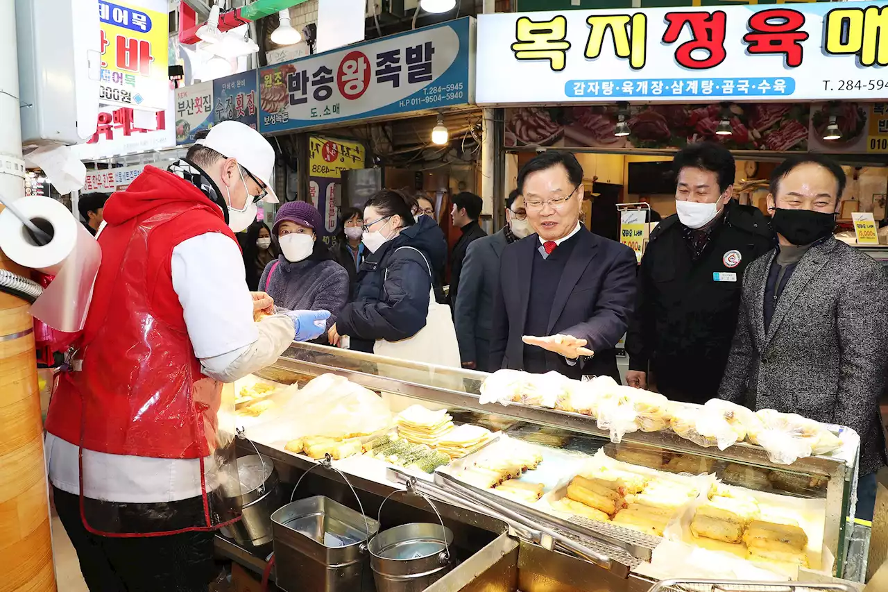 홍남표 창원시장, 군부대-생산현장-전통시장 찾아