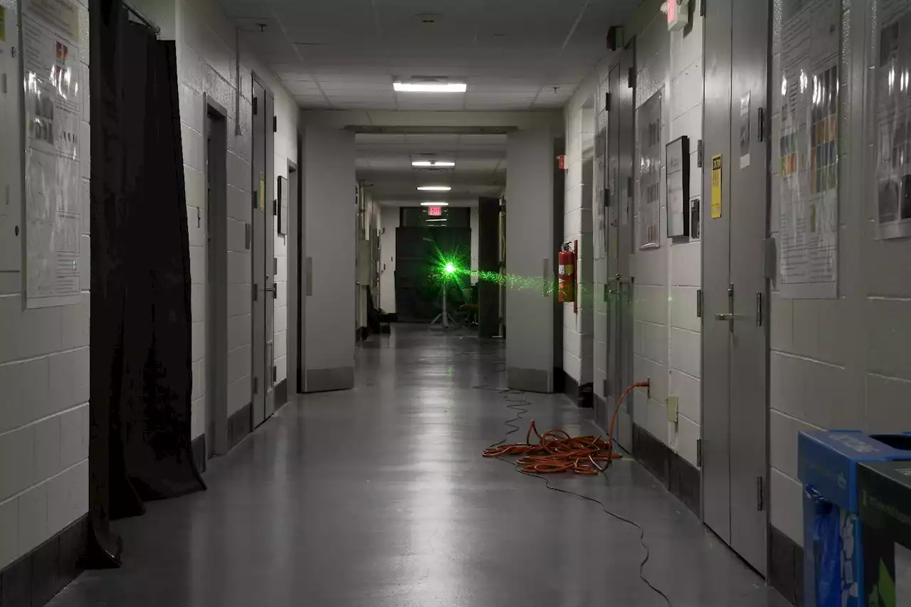 Nearly 50-meter laser experiment sets record in University of Maryland hallway