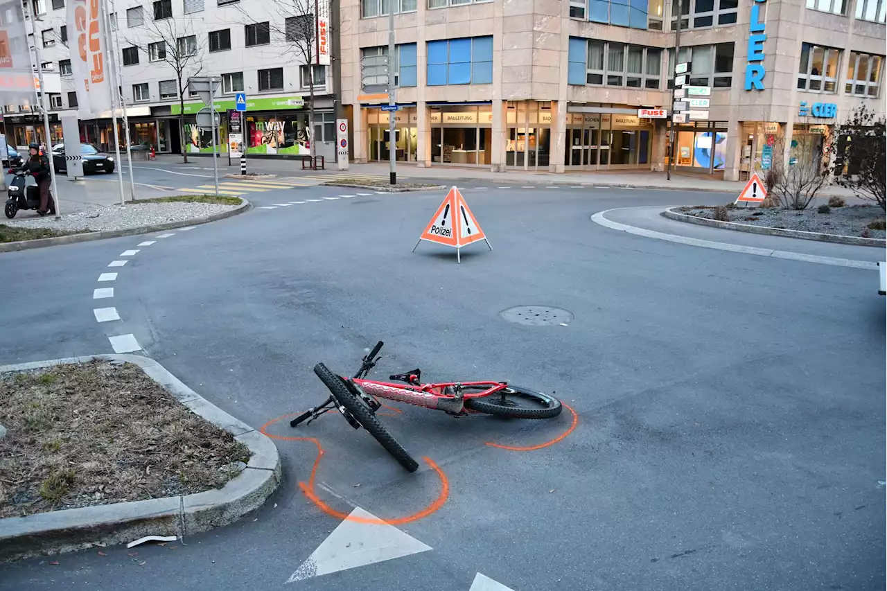 Stadt Chur GR: Radfahrer (26) im Kreisel angefahren und verletzt